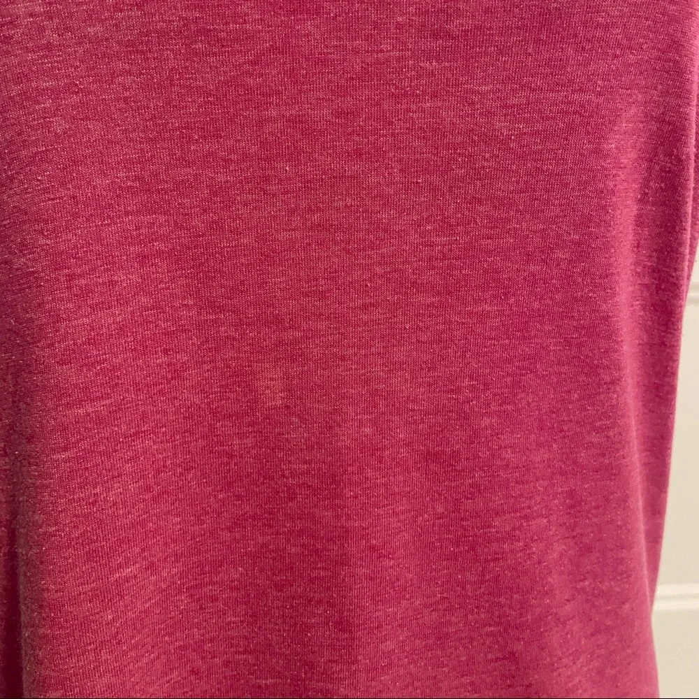 North Face plum butterfly v-neck tee size medium - Picture 5 of 5